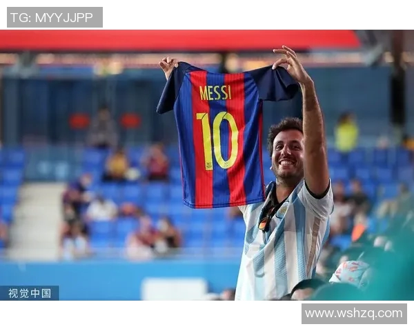 梅西与格列兹曼互动频繁,巴塞罗那内部危机尽显 梅西与格列兹曼互动频繁,巴塞罗那内部危机尽显