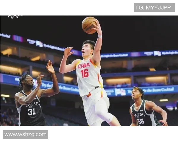 马刺主力球员赞中国男篮实力强劲,国际赛场再现精彩对决 马刺主力球员赞中国男篮实力强劲,国际赛场再现精彩对决